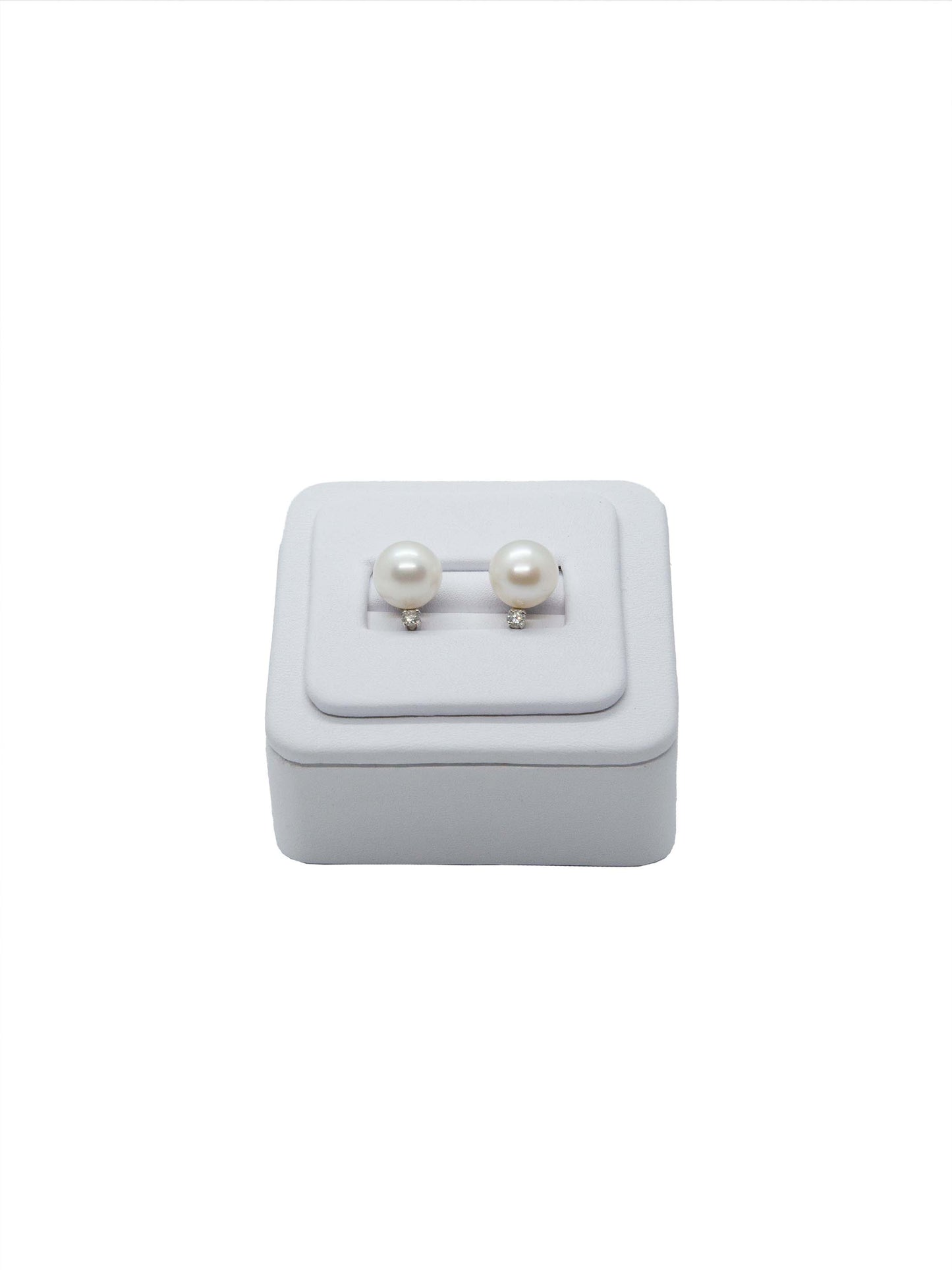 14k White Gold Cultured Pearl Stud Earrings
